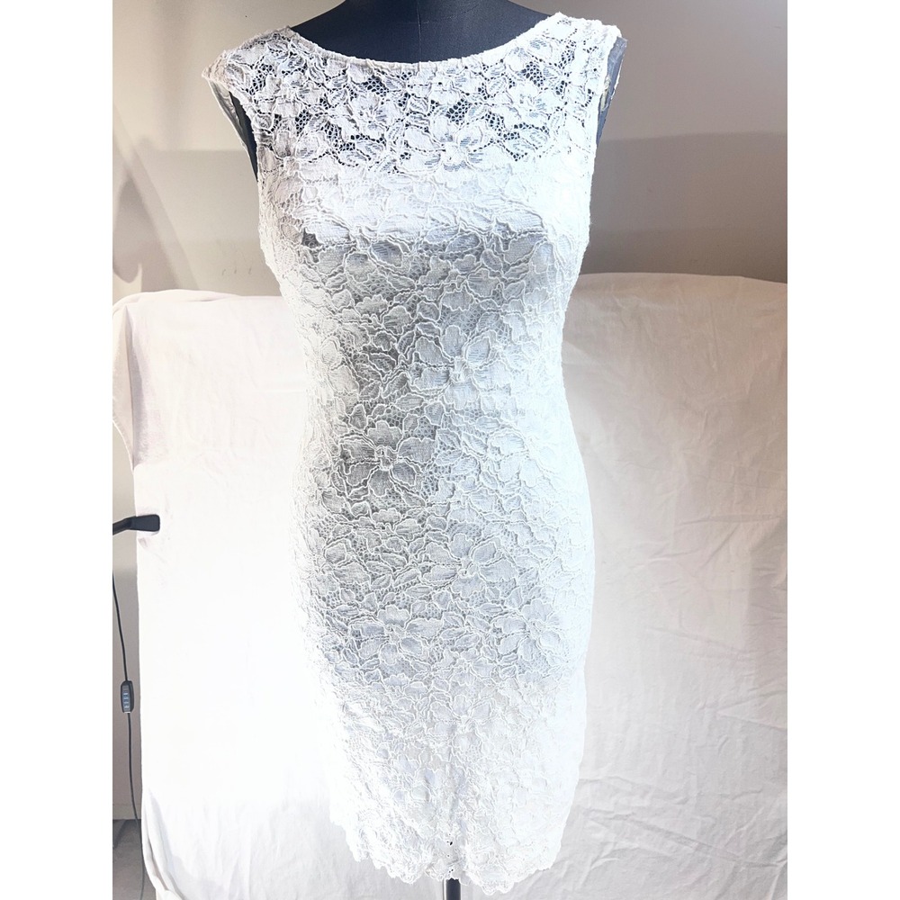 Calvin Klein White Floral Lace Boat Neck Sheath Dress Size 8 Sleeveless Formal